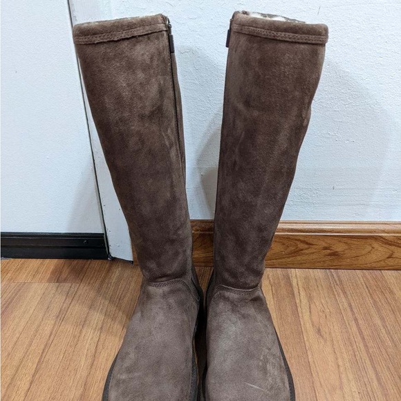 UGG Brown Boots With Zipper Brand New - Picture 4 of 10
